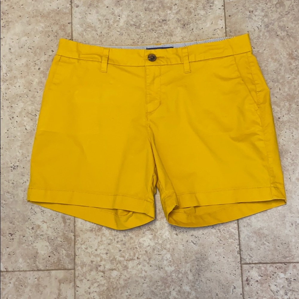Old Navy Shorts 🩳 gold sz 4